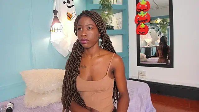 MichellePose online show from October 8, 2025, 12:39 pm