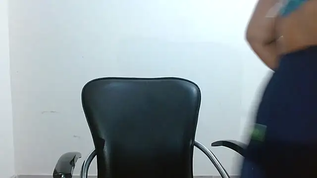 Snapshot of dimpyi chatting on March 16, 2026, 4:43 pm dimpyi online show from March 16, 2026, 4:43 pm