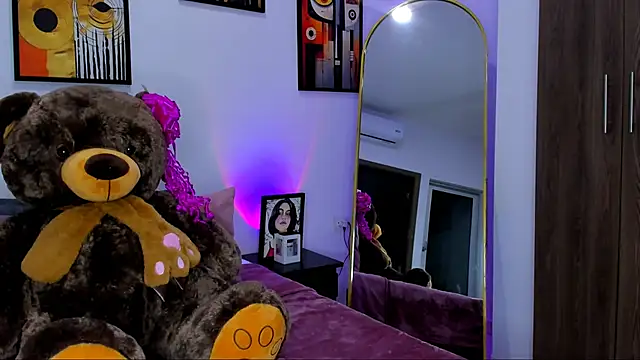 Snapshot of Valkyrie_sky chatting on November 12, 2025, 5:00 am Valkyrie sky online show from November 12, 2025, 5:00 am