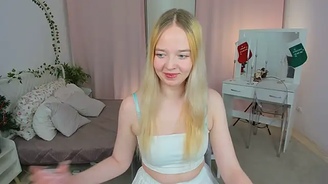 Snapshot of BellaMontgomery chatting on December 21, 2025, 12:07 pm BellaMontgomery online show from December 21, 2025, 12:07 pm