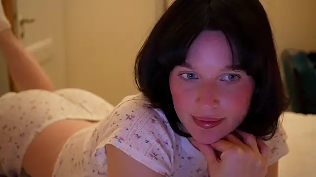 Snapshot of ellaa91 chatting on March 16, 2026, 6:43 pm ellaa91 online show from March 16, 2026, 6:43 pm