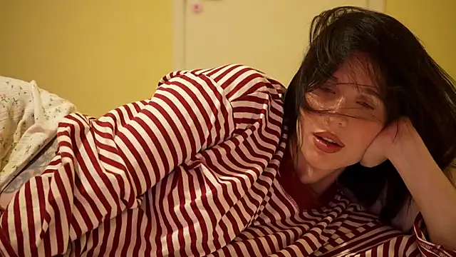 ellaa91 online show from May 14, 2026, 6:16 pm