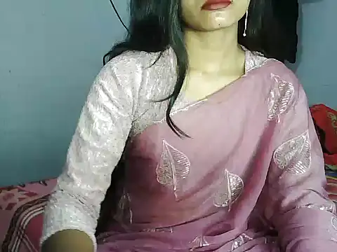 Snapshot of ROSE_GOLDE chatting on January 6, 2026, 4:38 am ROSE GOLDE online show from January 6, 2026, 4:38 am