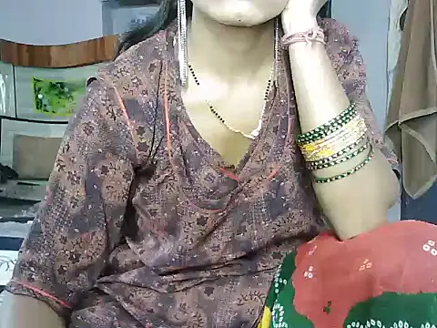 Snapshot of ROSE_GOLDE chatting on June 19, 2026, 6:52 am ROSE GOLDE online show from June 19, 2026, 6:52 am