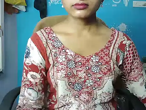Snapshot of ROSE_GOLDE chatting on August 6, 2026, 2:01 pm ROSE GOLDE online show from August 6, 2026, 2:01 pm