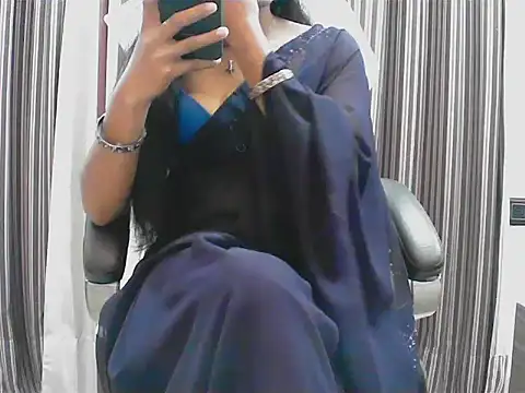 Snapshot of horny__couple_ chatting on December 5, 2025, 5:33 pm horny couple online show from December 5, 2025, 5:33 pm