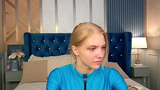 Snapshot of 4example_Chloe chatting on April 22, 2026, 5:25 am 4example Chloe online show from April 22, 2026, 5:25 am