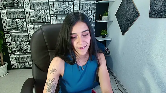 Snapshot of DanielaMonroe chatting on December 20, 2025, 9:17 pm DanielaMonroe online show from December 20, 2025, 9:17 pm