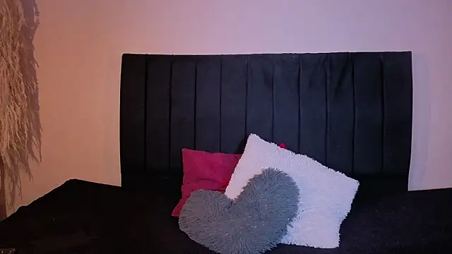 Snapshot of DanielaMonroe chatting on January 15, 2026, 10:35 pm DanielaMonroe online show from January 15, 2026, 10:35 pm