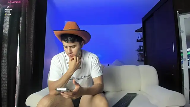 twinguys online show from October 17, 2025, 3:25 pm