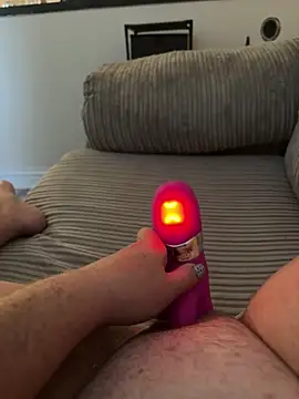 Snapshot of busty_p chatting on September 19, 2025, 8:40 am busty p online show from September 19, 2025, 8:40 am