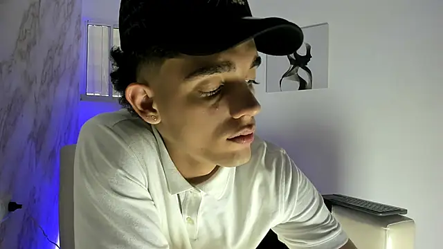 Snapshot of nathan_shimmer chatting on November 6, 2025, 12:53 pm nathan shimmer online show from November 6, 2025, 12:53 pm