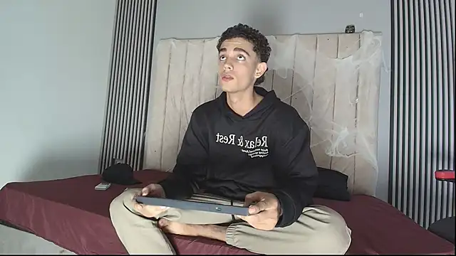 Snapshot of nathan_shimmer chatting on October 13, 2025, 8:54 pm nathan shimmer online show from October 13, 2025, 8:54 pm