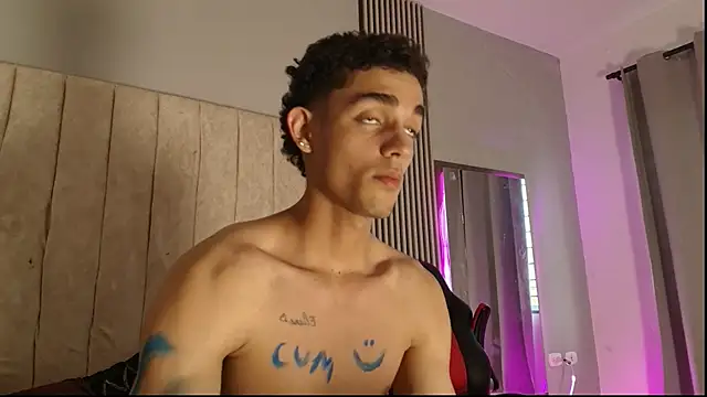 Snapshot of nathan_shimmer chatting on October 6, 2025, 9:26 pm nathan shimmer online show from October 6, 2025, 9:26 pm