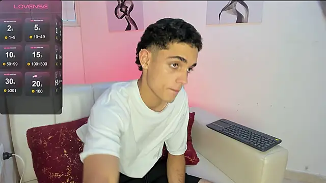 Snapshot of nathan_shimmer chatting on September 8, 2025, 9:03 pm nathan shimmer online show from September 8, 2025, 9:03 pm