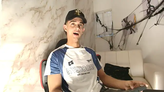 Snapshot of nathan_shimmer chatting on November 1, 2025, 9:08 pm nathan shimmer online show from November 1, 2025, 9:08 pm