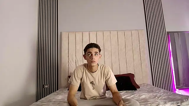 Snapshot of nathan_shimmer chatting on September 20, 2025, 8:25 pm nathan shimmer online show from September 20, 2025, 8:25 pm