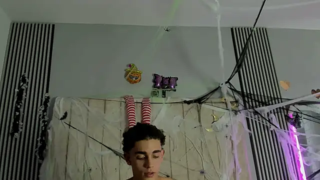 Snapshot of nathan_shimmer chatting on October 22, 2025, 12:59 pm nathan shimmer online show from October 22, 2025, 12:59 pm