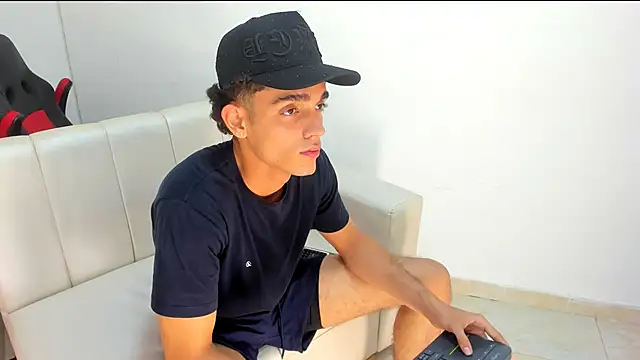 Snapshot of nathan_shimmer chatting on October 17, 2025, 4:16 am nathan shimmer online show from October 17, 2025, 4:16 am