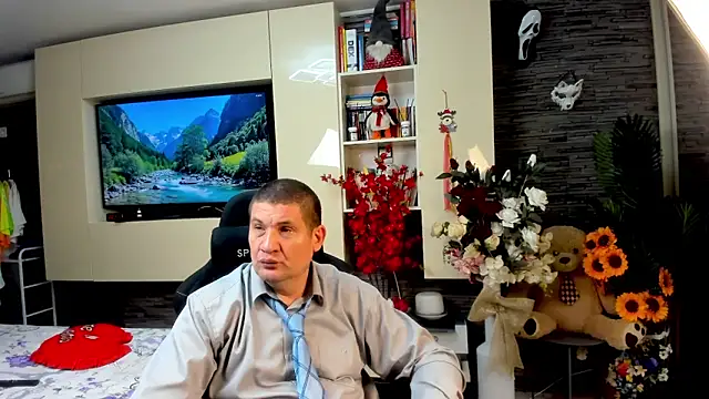 SpartacusDaddy48 online show from May 16, 2026, 7:46 pm