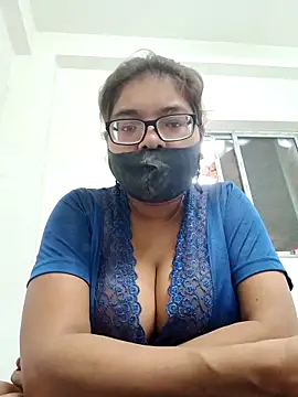 Snapshot of Elie_couple143 chatting on October 26, 2025, 10:37 am Elie couple143 online show from October 26, 2025, 10:37 am