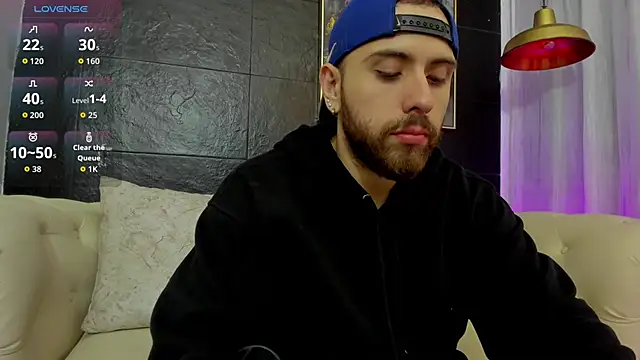 Maximo Wolff online show from November 9, 2025, 9:30 pm