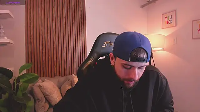 Maximo Wolff online show from April 13, 2026, 1:09 am