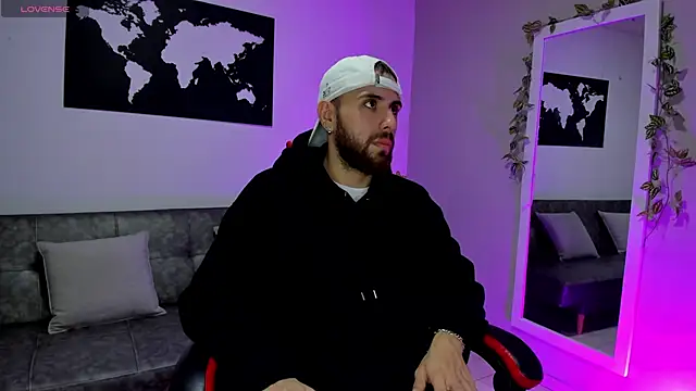 Maximo Wolff online show from December 22, 2025, 7:47 pm