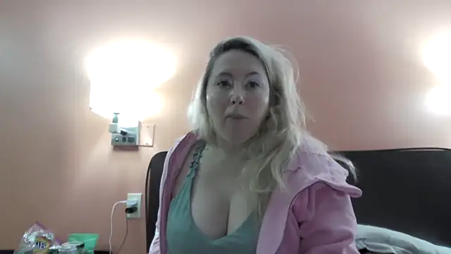 BigBoobsBlair online show from December 16, 2025, 8:24 pm