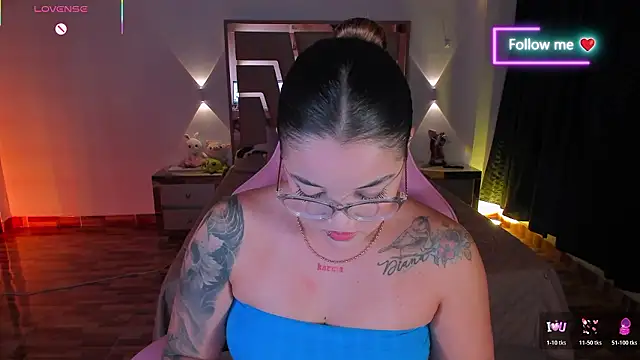 lunaarose online show from February 3, 2026, 6:40 am