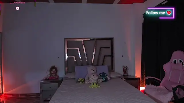 Snapshot of lunaarose chatting on May 23, 2026, 3:05 am lunaarose online show from May 23, 2026, 3:05 am