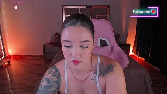 Snapshot of lunaarose chatting on May 13, 2026, 3:13 am lunaarose online show from May 13, 2026, 3:13 am