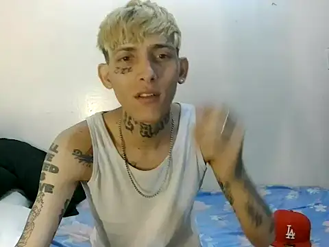 Snapshot of KinkyLatinCock chatting on September 21, 2025, 5:29 pm KinkyLatinCock online show from September 21, 2025, 5:29 pm