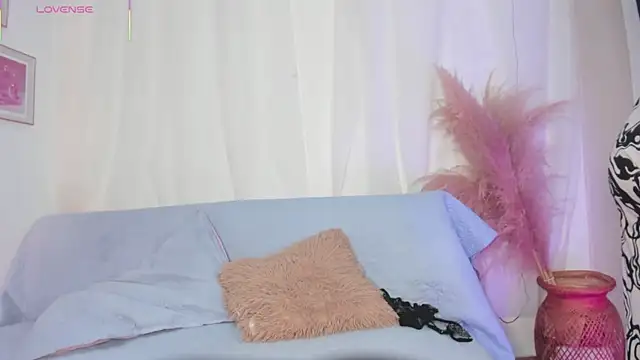 Snapshot of Star_party66 chatting on December 22, 2025, 2:01 am Star party66 online show from December 22, 2025, 2:01 am