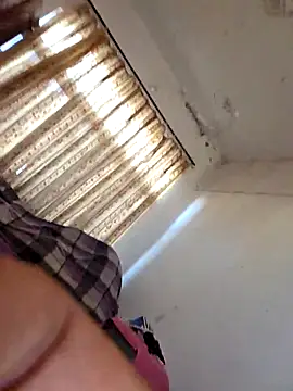 desir3dlund online show from April 1, 2026, 1:30 am