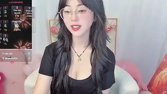 nini a online show from June 18, 2026, 10:53 am