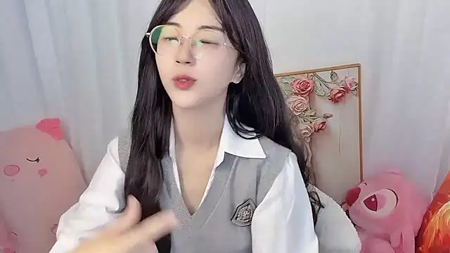 nini a online show from June 28, 2026, 1:56 am