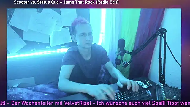 Snapshot of DaveLindau chatting on January 7, 2026, 5:51 pm DaveLindau online show from January 7, 2026, 5:51 pm