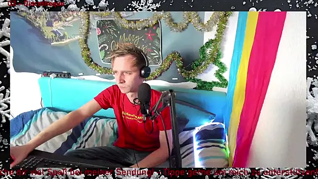 Snapshot of DaveLindau chatting on December 23, 2025, 11:09 am DaveLindau online show from December 23, 2025, 11:09 am