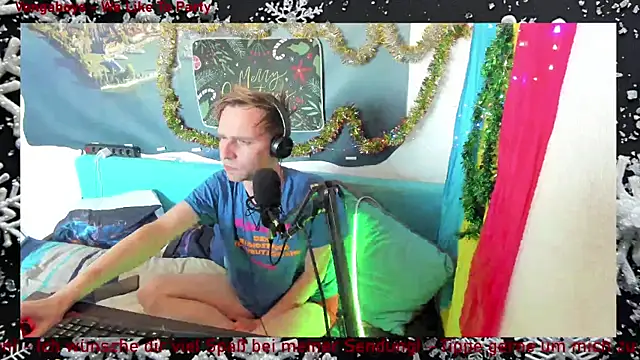 Snapshot of DaveLindau chatting on December 20, 2025, 2:31 pm DaveLindau online show from December 20, 2025, 2:31 pm