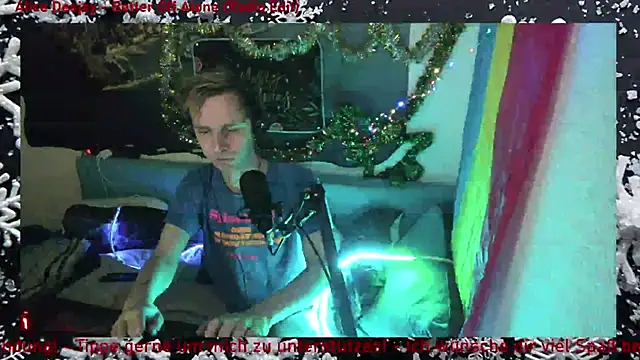 Snapshot of DaveLindau chatting on December 21, 2025, 8:09 pm DaveLindau online show from December 21, 2025, 8:09 pm