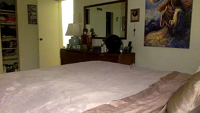 Snapshot of MackdaddyandgG chatting on February 13, 2026, 2:33 am MackdaddyandgG online show from February 13, 2026, 2:33 am