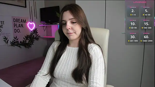 LiaWoow online show from October 18, 2025, 6:48 am