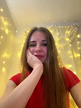 LucieMack online show from January 9, 2026, 4:08 am