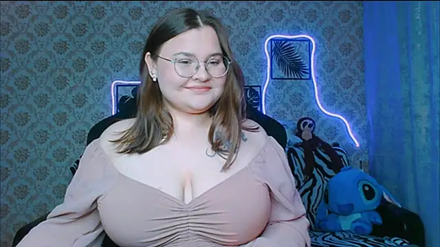 InLoveWithLife26 online show from September 10, 2025, 7:57 pm