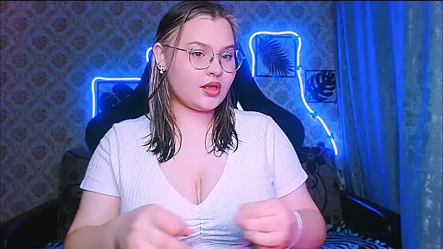 InLoveWithLife26 online show from April 1, 2026, 8:06 pm