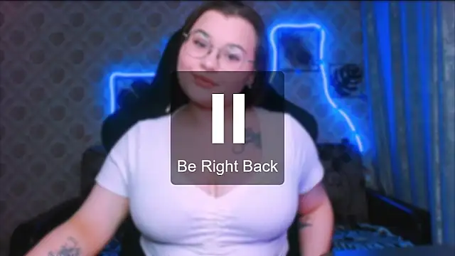 Snapshot of InLoveWithLife26 chatting on February 18, 2026, 6:37 pm InLoveWithLife26 online show from February 18, 2026, 6:37 pm