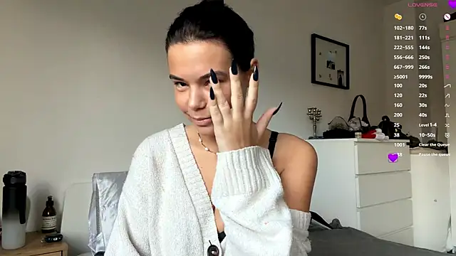 Snapshot of MaydaCornwall chatting on December 16, 2025, 8:07 am MaydaCornwall online show from December 16, 2025, 8:07 am