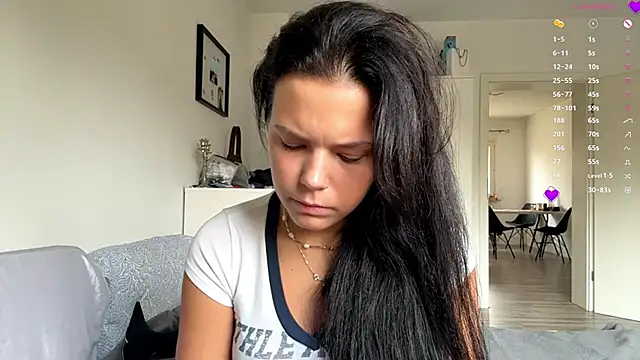 Snapshot of MaydaCornwall chatting on November 13, 2025, 8:07 am MaydaCornwall online show from November 13, 2025, 8:07 am