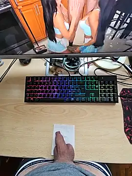 flirt 23 online show from November 19, 2025, 10:15 am